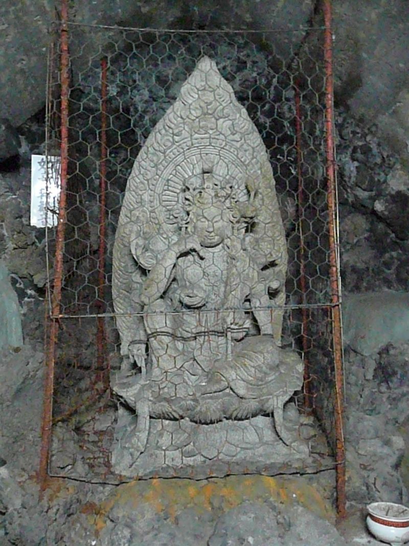 洞窟観音～洞窟内に36体の観音様～: マーチ改め<br>インサイト